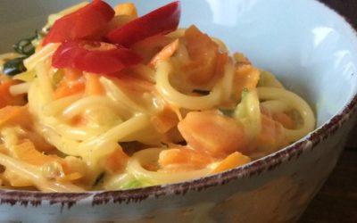 Gemüse-Spaghetti mit Orangen