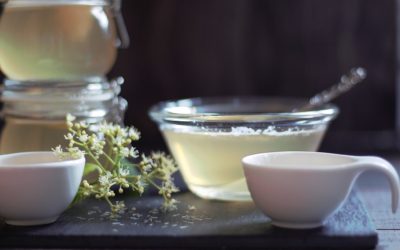 Verpasse nicht den Augenblick – jetzt Holunderblütengelee kochen!